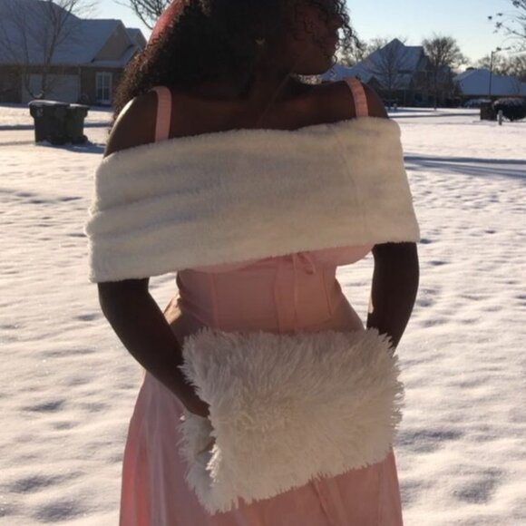 Meet your Posher, Lai'ana ♡ - Picture 2 of 4